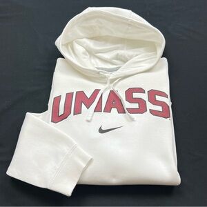 NIKE UMASS AMHERST Club Fleece Pullover Unisex Hoodie White Size Medium CLEAN!!!